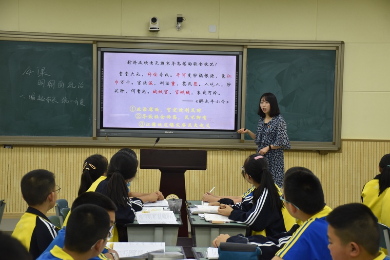 历史组张静教师授课_副本.jpg